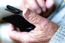 Moudrá Síť pomáhá seniorům v Poděbradech ovládnout moderní technologie. Zcela zdarma